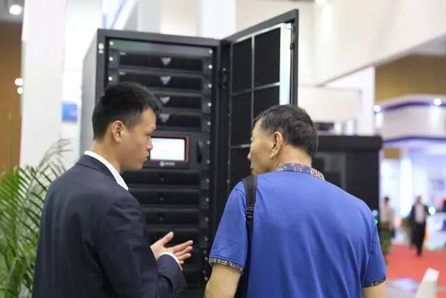 ���|���N���ˆT�Ӵ��͑�